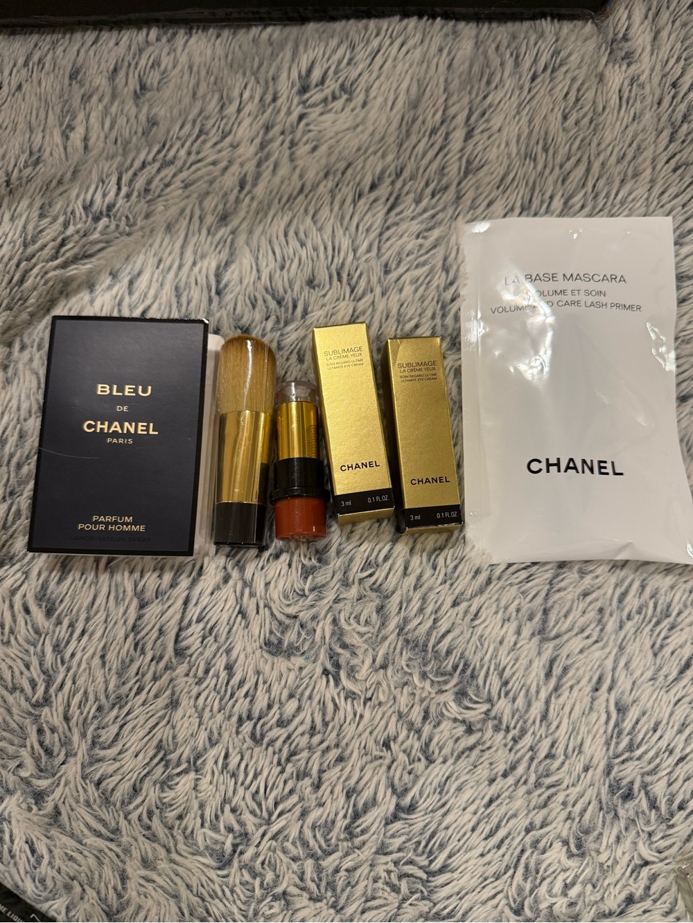 CHANEL Beauty Mix — Navy, Gold, White